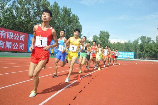 全國中學(xué)生田徑錦標(biāo)賽  海南僑中隊呂靈奪女子100米欄金牌 