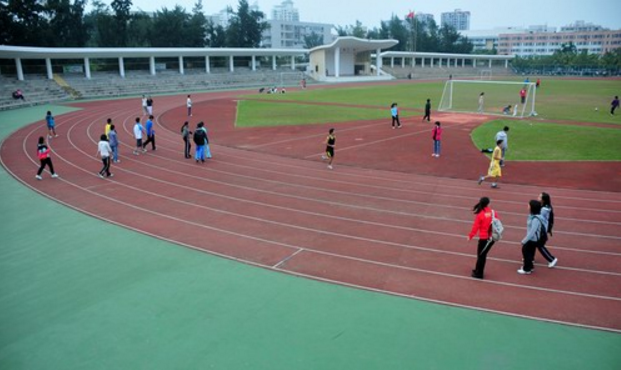 你家附近學校體育場館向社會開放嗎？