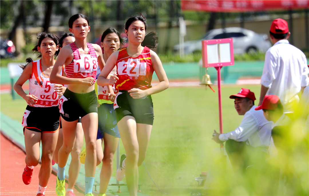 “海南飛人” 現(xiàn)場觀賽！2023年海南省青少年田徑（U18組）冠軍賽定安收官